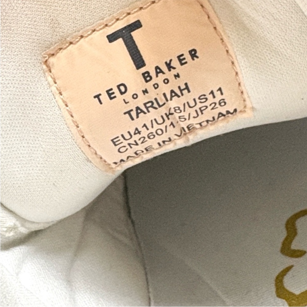 EUC Ted Baker Leather Tarliah
Magnolia Flower Sneakers White Pink Size 11 - Picture 8 of 10